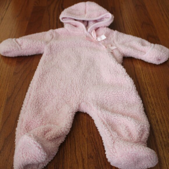 QT Baby Pink Faux Sherpa Fleece One Piece Snap Closure Snowsuit Size 3/6 Mos - Picture 1 of 5